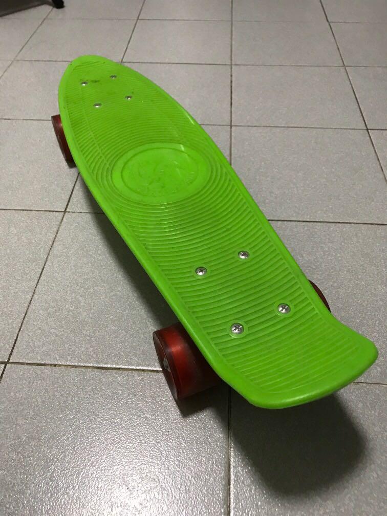 Selling my kids skating board for 10 purchased at 29, Sports