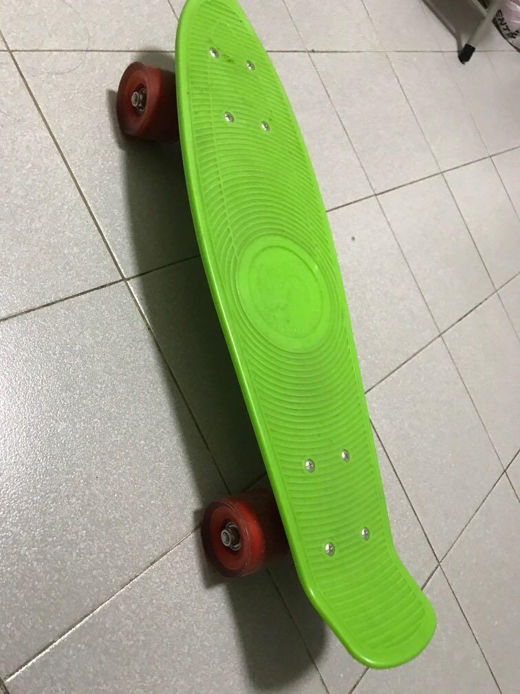Selling my kids skating board for 10 purchased at 29, Sports