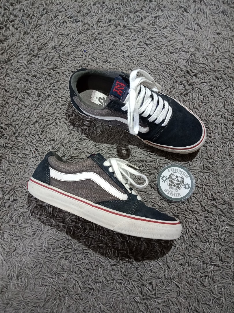 Sepatu vans deals tnt five