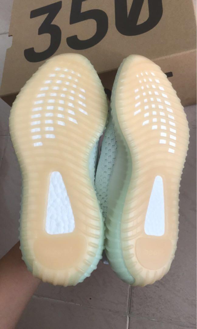Adidas yeezy hotsell boost 35 hyperspace
