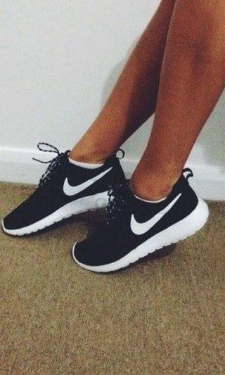 Nike roshes