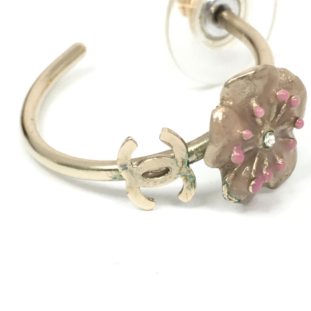 Chanel 香奈兒 CC Pink Flower Hoop Piercing Gold-Tone Earrings 粉紅色 花圖案 金色金屬 穿孔耳環 100%真品