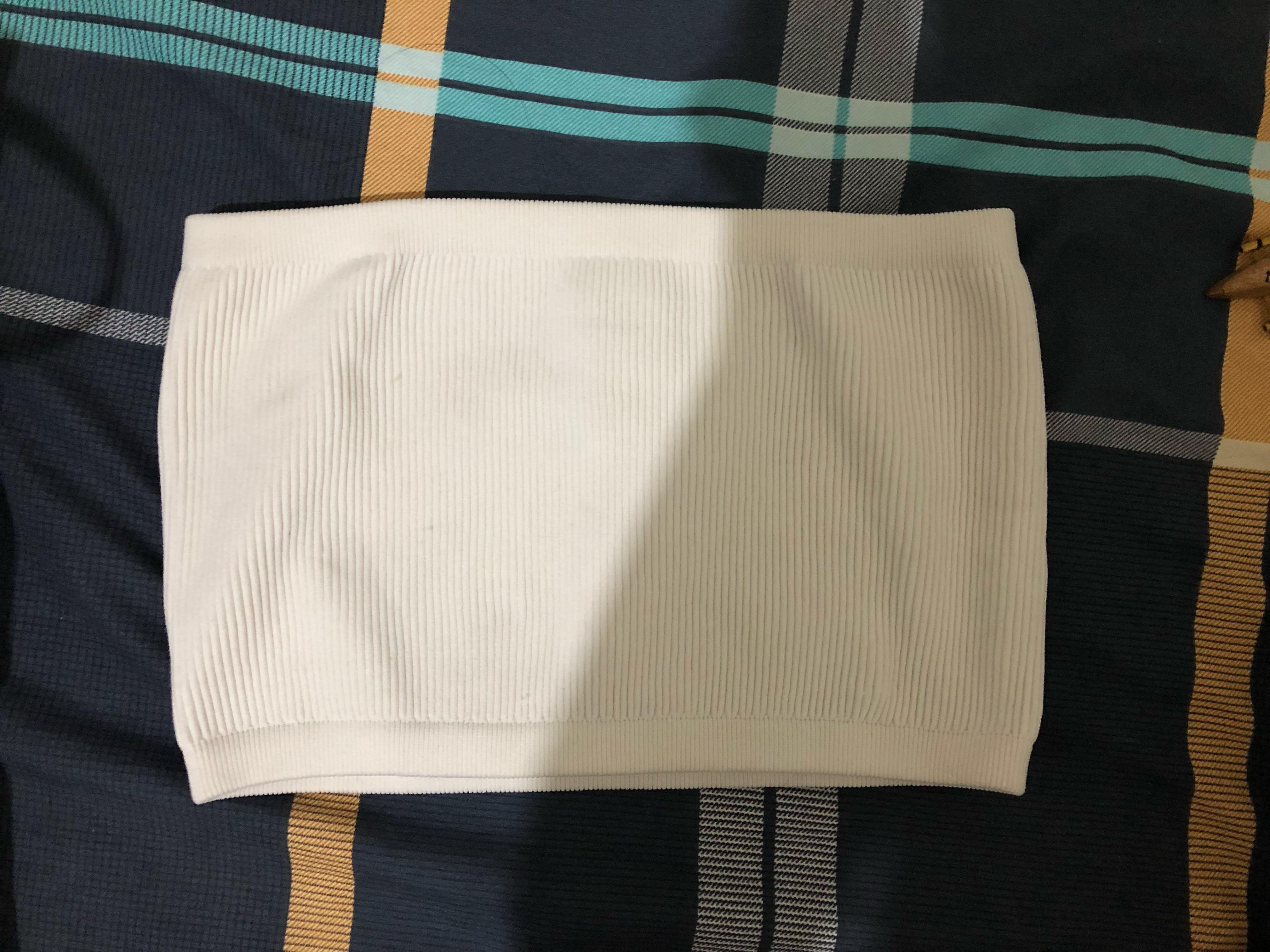 Cotton On white tube top (Category: Sleeveless) located in Makati City. Submitted by dannanna (Listing ID 233277673, Image 1). Description: Never used, good as new.