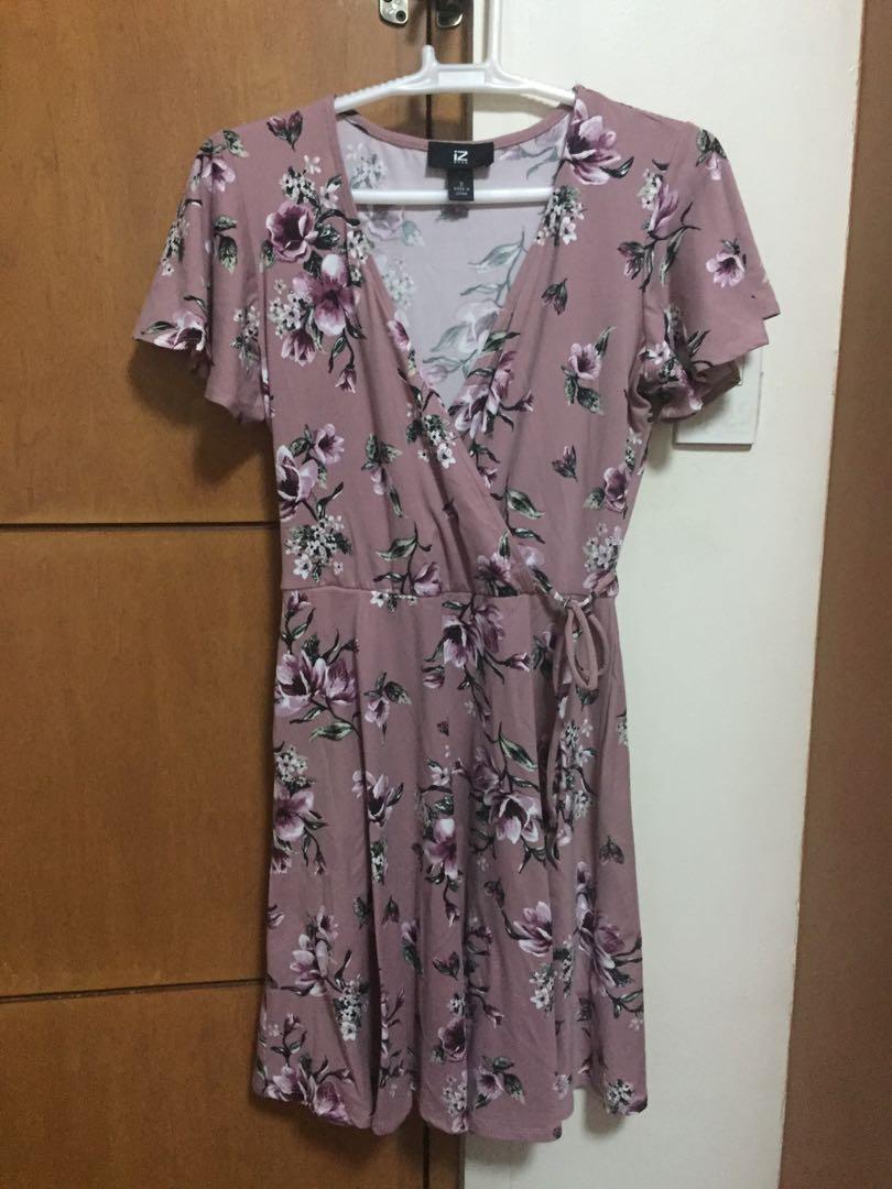 Floral Wrap Dress (Category: Dresses) located in Quezon City. Submitted by laureenalpha (Listing ID 233468940, Image 1). Description: .