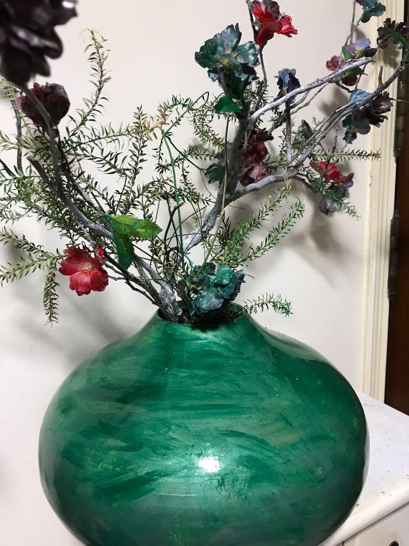 Flower Vase Display Design Craft Others On Carousell - spring flower vase roblox