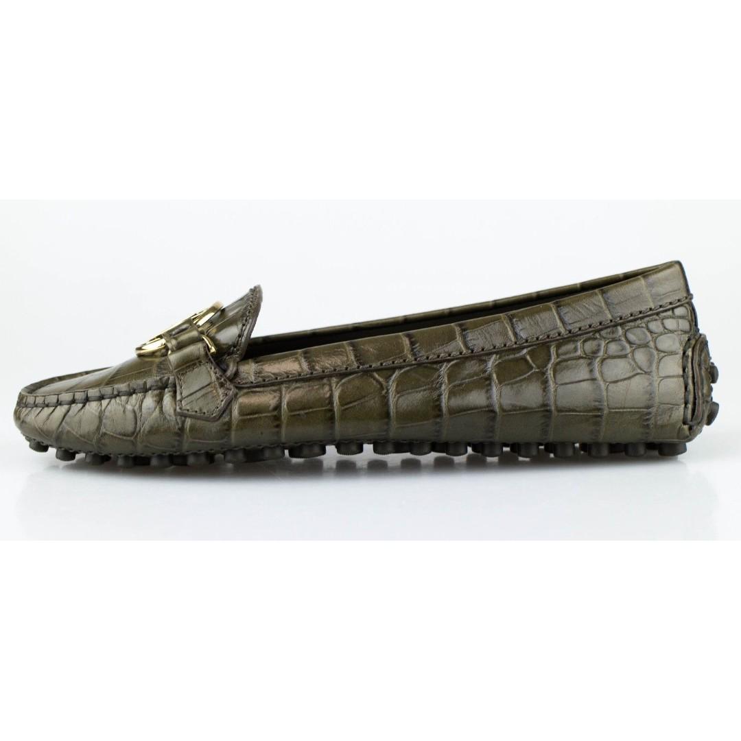 Dauphine discount flat loafer