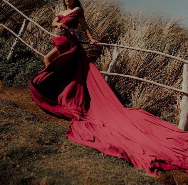 Long trail dress for prenup shop