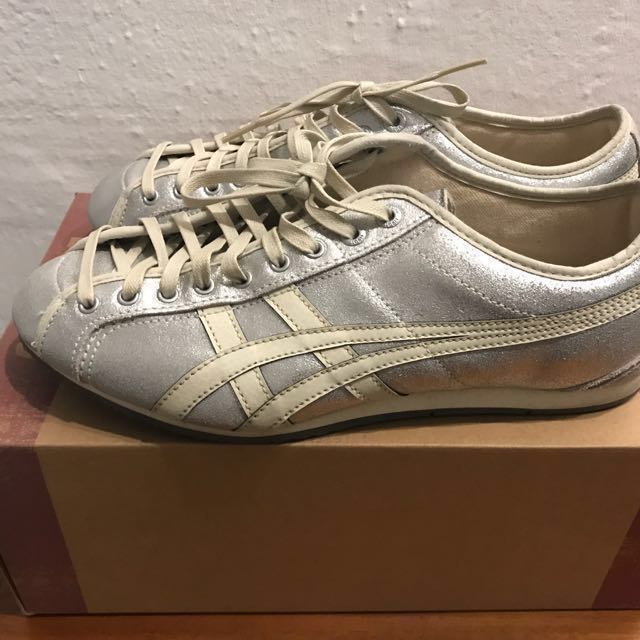 Rare Onitsuka Tiger Silver Shoes US 7.5 