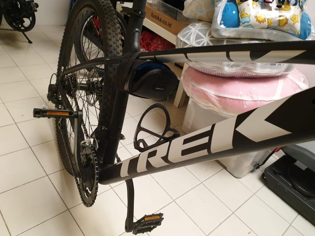 Sepeda MTB Trek Marlin 5 Mulus Jarang Pakai, Olah Raga, Sepeda di Carousell