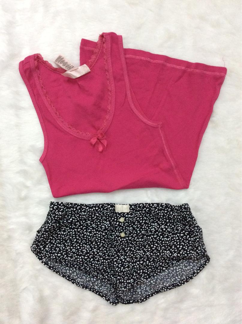 Sleepwear set (Category: Bikinis & Swimsuits) located in Makati City. Submitted by dnccc (Listing ID 233487964, Image 1). Description: .