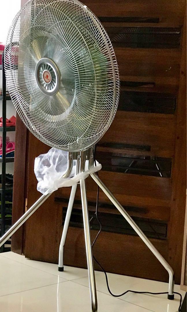 Standard Industrial Fan 24”, Furniture & Home Living, Office Furniture