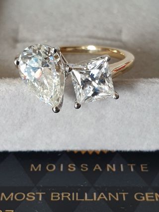 (Category: ) located in . Submitted by mona.collection (Listing ID 233659864, Image 1). Description: .