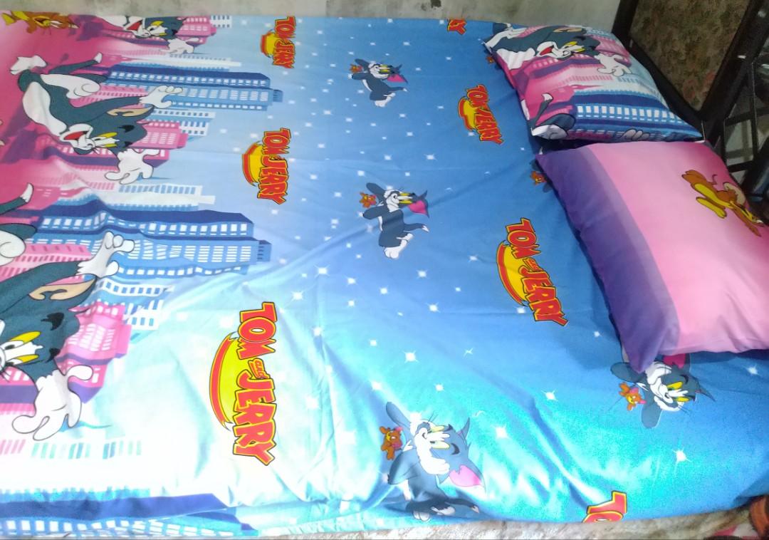 Bedsheets queen (Category: Bed Frames & Mattresses) located in Valenzuela. Submitted by cherryv03 (Listing ID 233632152, Image 2). Description: QUEEN SIZE 💯 US/CANADIAN COTTON DI KUMUKUPAS MAKAPAL TELA MALAKI PUNDA /DE ZIPPER MALL PRICE 1K-2K 1 FITTED BED SHEET 2 PILLOW CASE (18X25) PRICE: 500 BUY 3 FREE SF MANILA AREA.