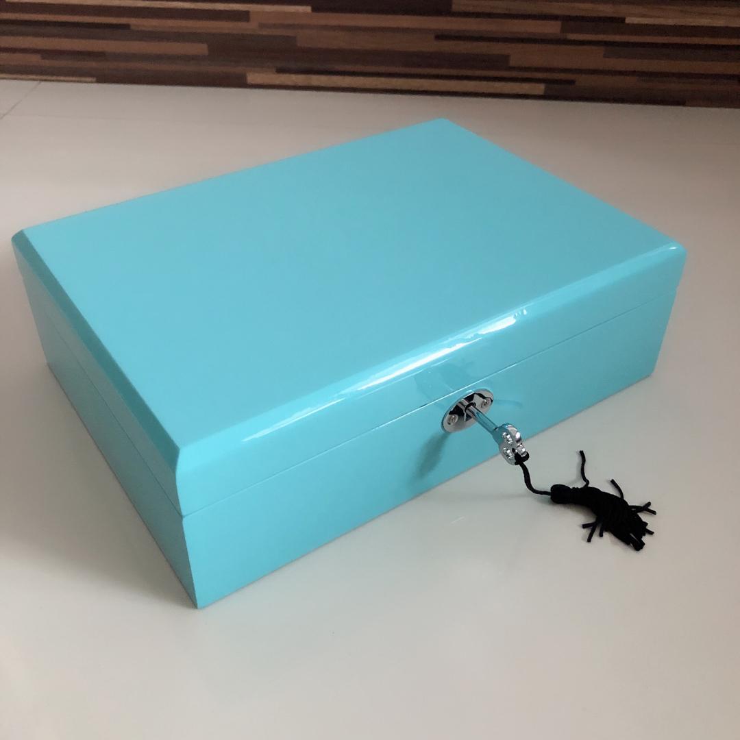 Tiffany blue jewelry box hotsell