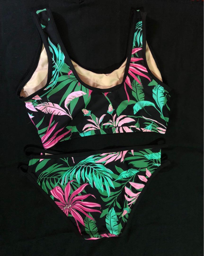 Coco Cabana Two Piece Swimwear (Category: Bikinis & Swimsuits) located in Manila. Submitted by prelovedswimwearmnl (Listing ID 233647904, Image 2). Description: 👙Selling my preloved swimwear 👙Used Once (in highly good condition) 👙Brand: Coco Cabana Price: 299.00 Two Piece Leaves Print Swimwear Padded L 👙Original Price- Php 799.00 Mode of Payment 💰Landbank 💰Gcash 💰SmartPadala . . . #preloved #swimwear #bikini #swimsuit #twopieceswimwear #le