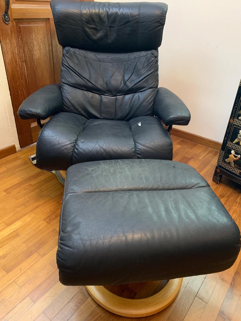 Second hand shop stressless chairs