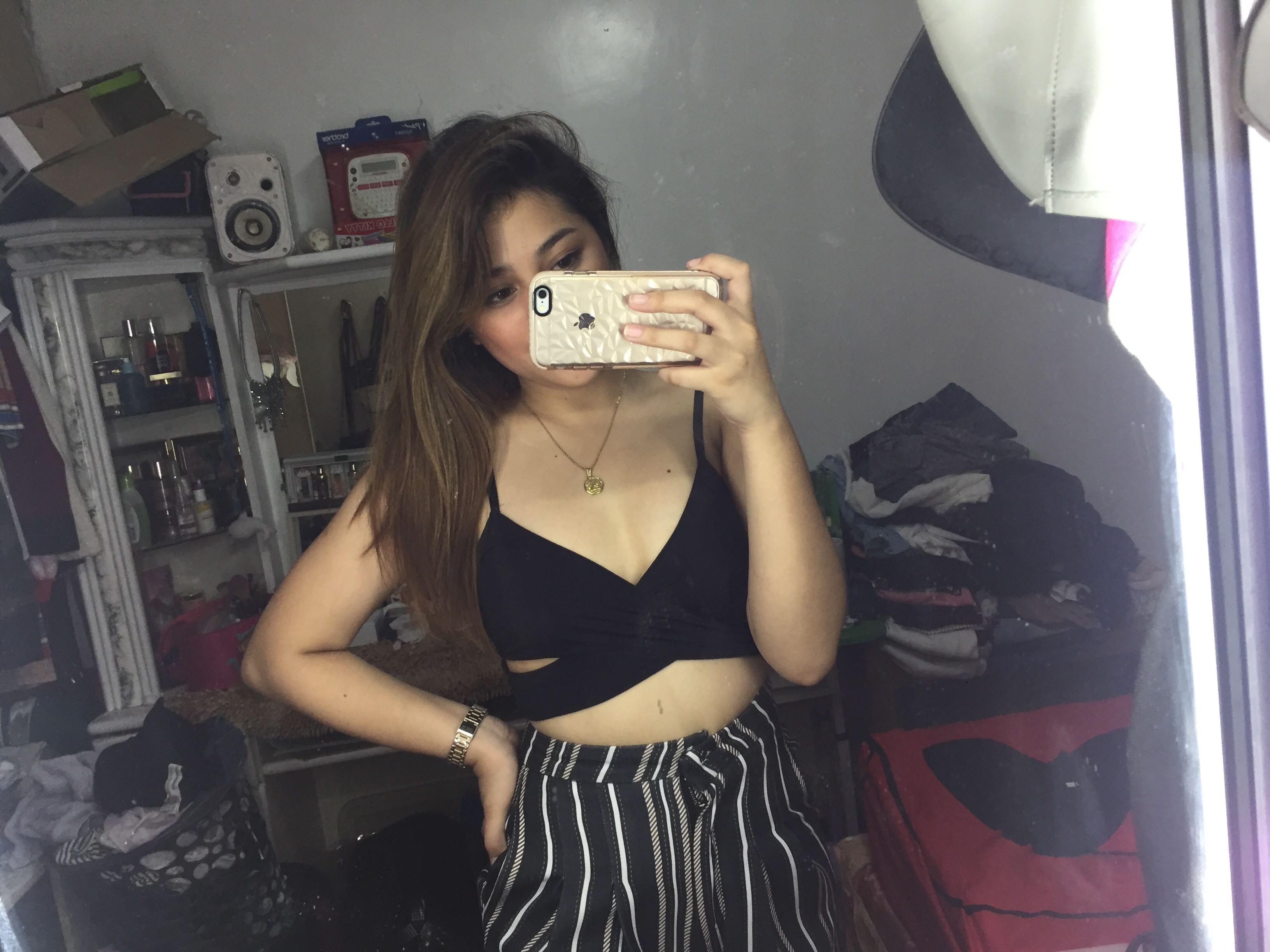 F21 bralette (Category: Sleeveless) located in Las Pinas. Submitted by _audi (Listing ID 233587464, Image 2). Description: .