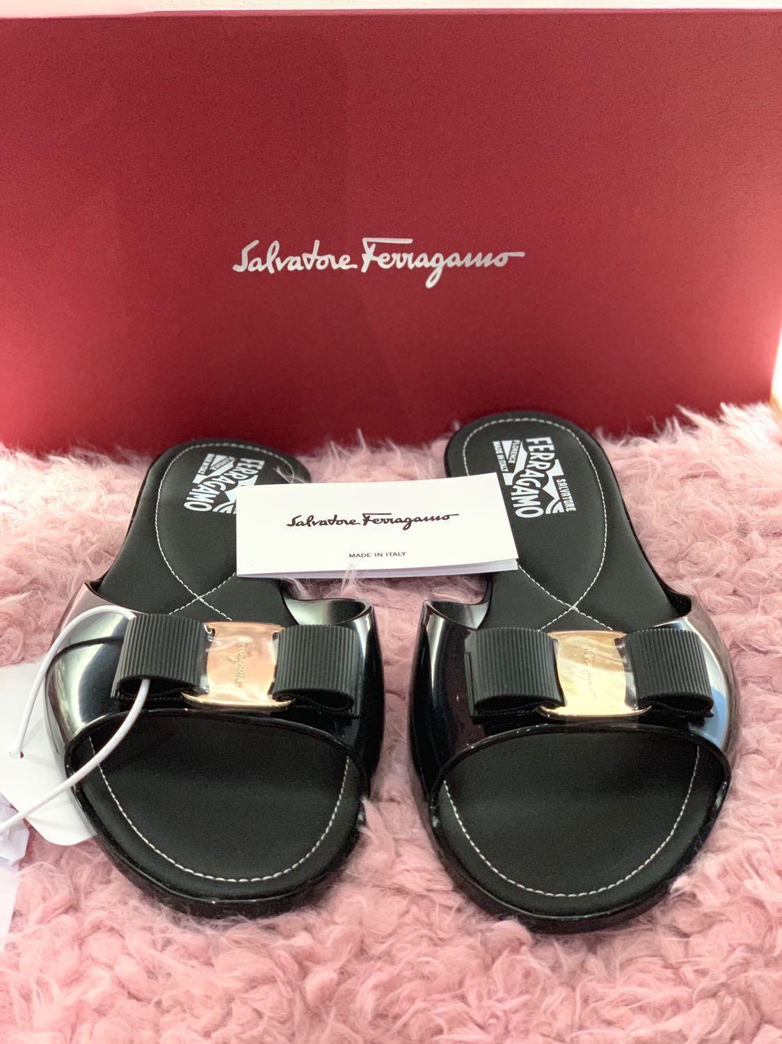 salvatore ferragamo cirella jelly slides