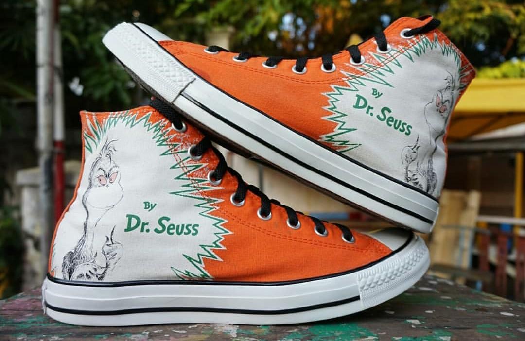 grinch converse high tops