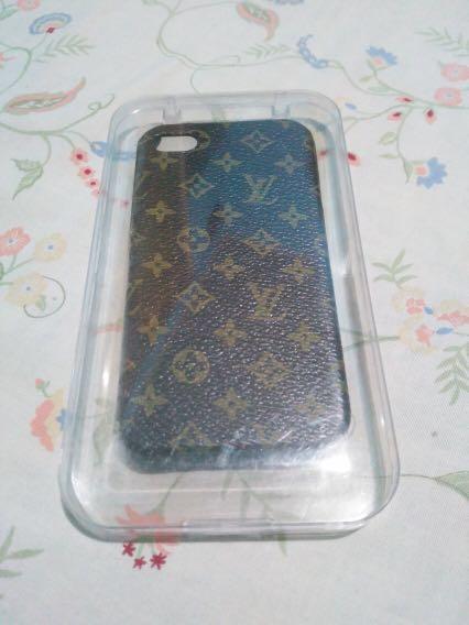 iPhone 4/4s Protective Case (Category: Cases & Sleeves) located in Quezon City. Submitted by yingthrift.ph (Listing ID 193987170, Image 1). Description: - Compatible for iPhone 4/4s - Louis Vuitton design - Brown color - With casing/box - Stated price is the LAST PRICE..