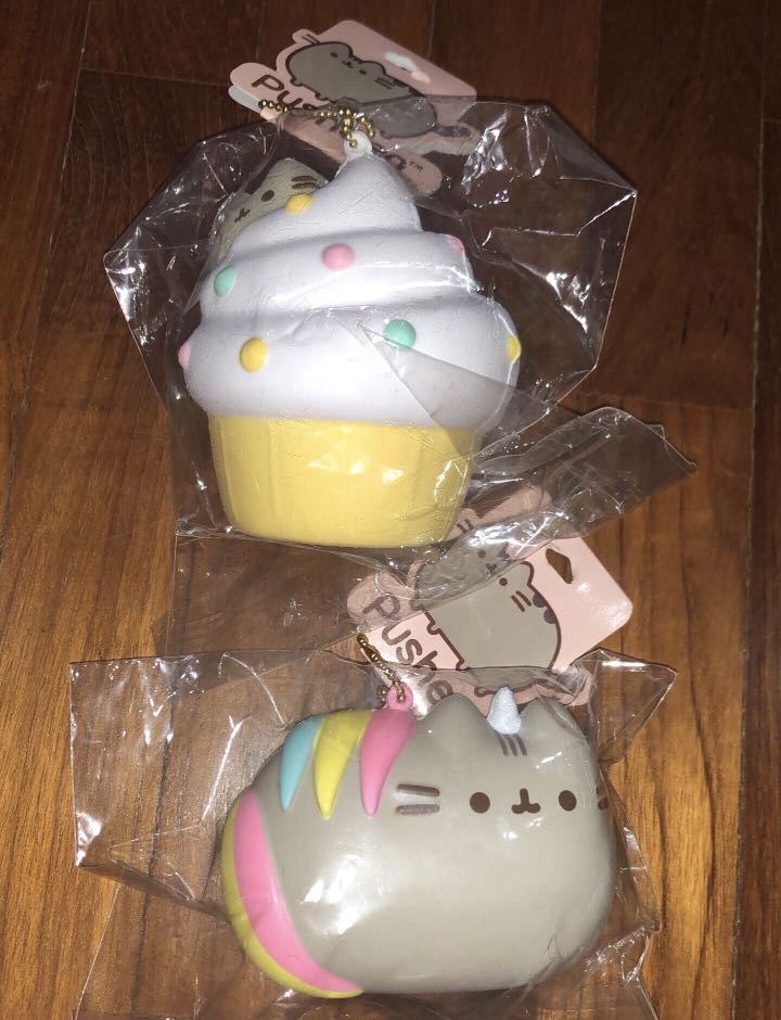 Pusheen top unicorn squishy