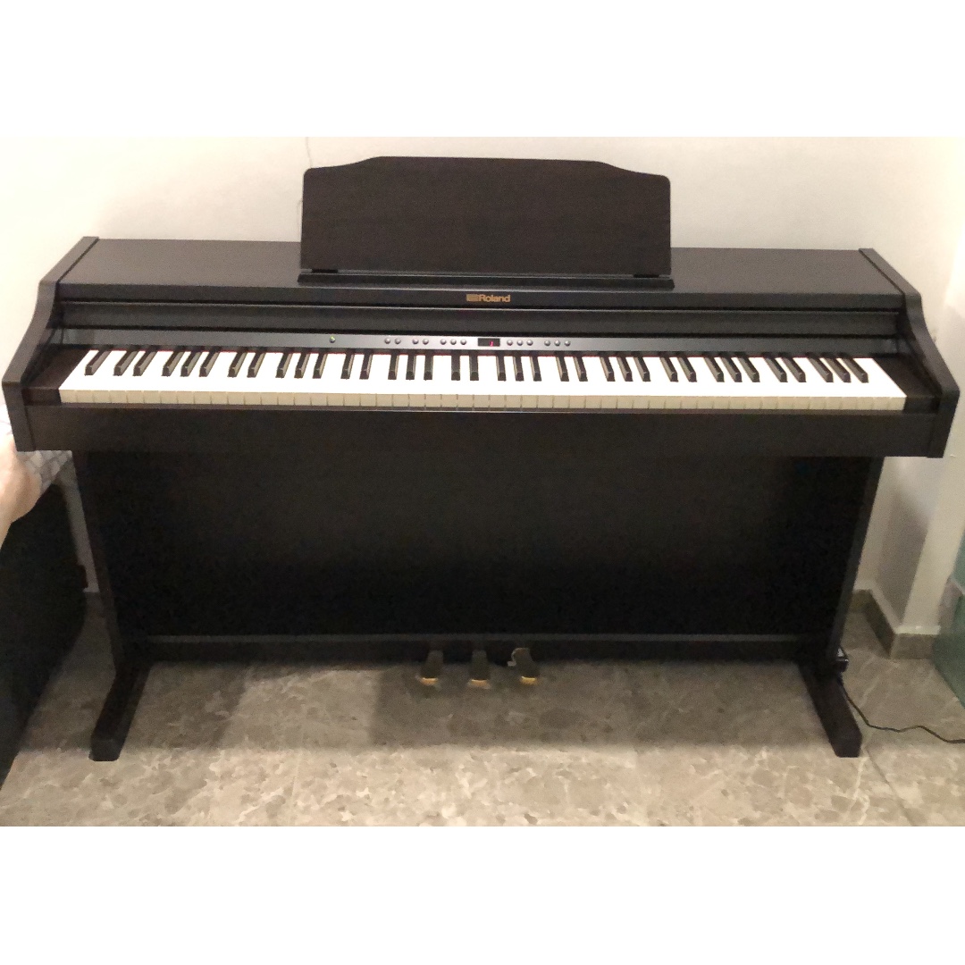 Roland RP302 Digital Piano in Rosewood Hobbies Toys Music