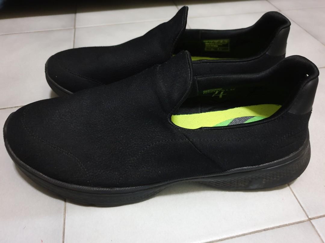 skechers goga max slippers