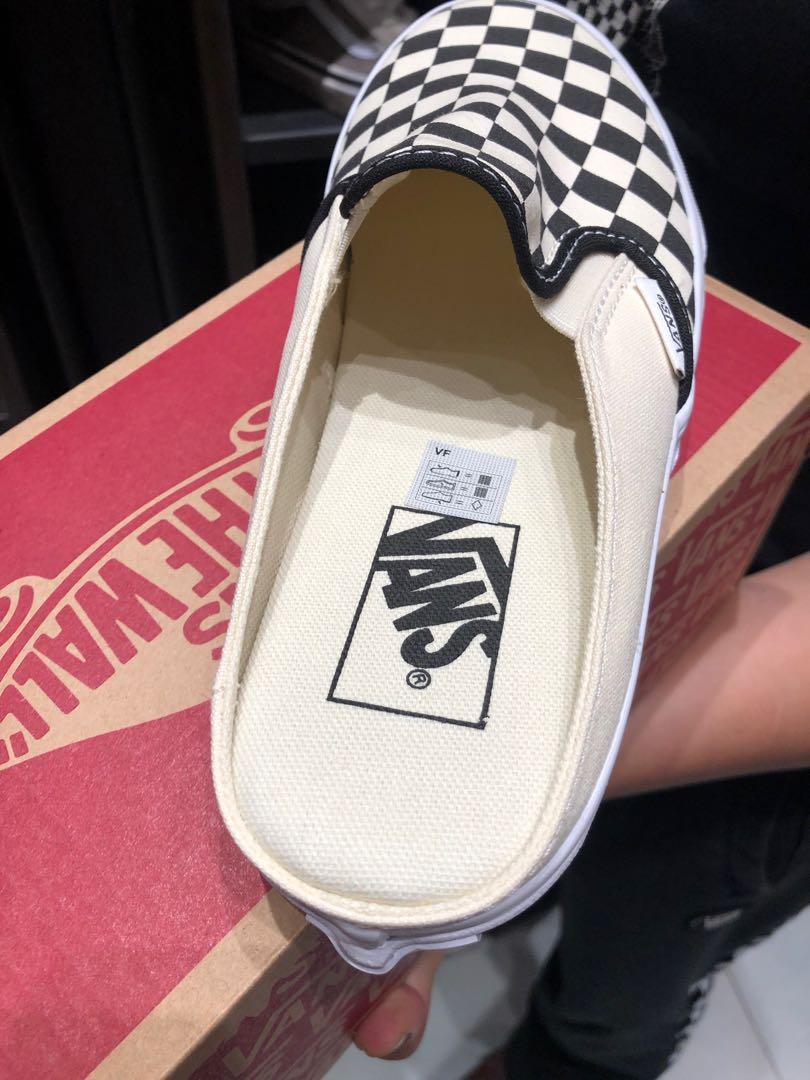 gambar sepatu vans checkerboard
