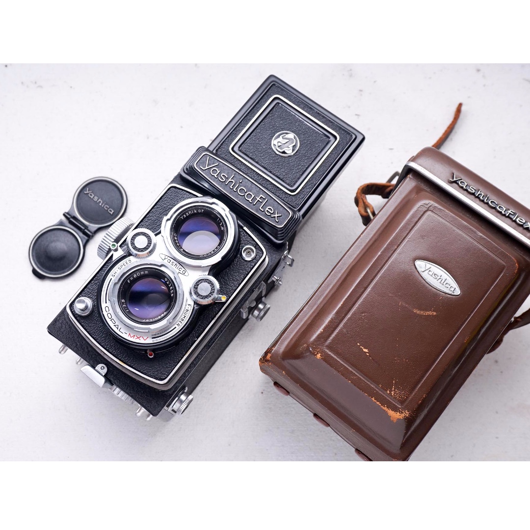 Yashicaflex B TLR medium format film camera, Photography, Cameras on