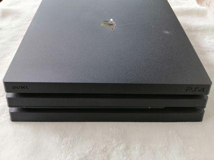 PS4 Pro 1TB with 2 controllers & 6 cd games