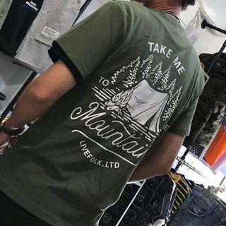 Agari 軍綠 雪山 take me 搭帳篷 短袖 T恤