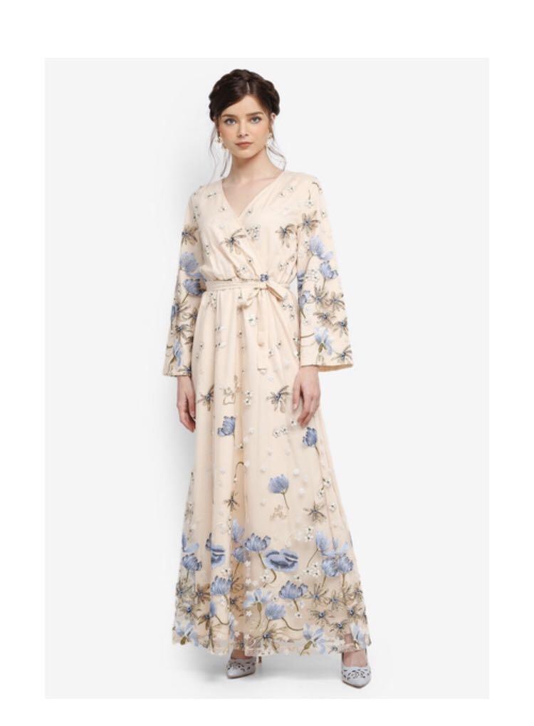 ZALIA FLORAL EMBROIDERED WRAP DRESS Women s Fashion Muslimah Fashion Dresses on Carousell