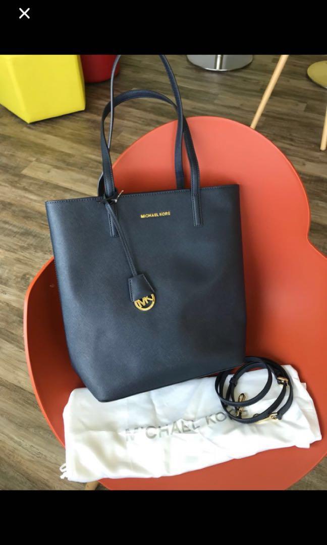 Michael kors hayley tote top