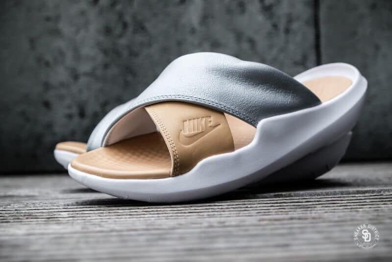 Nude nike sandals clearance