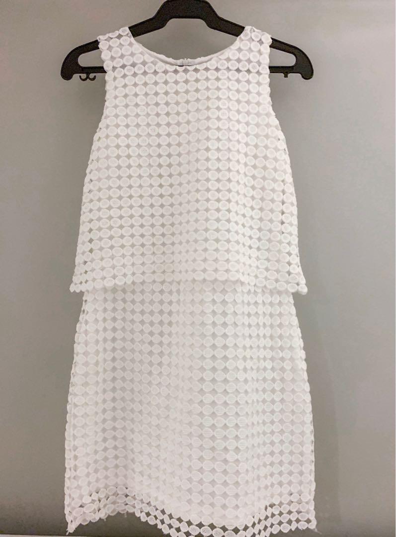 Peppermint White Dress (Teens) (Category: Dresses) located in Muntinlupa City. Submitted by andreadaniela (Listing ID 225513644, Image 1). Description: Excellent condition, worn only twice! Detailed white dress, flattering when worn! Size 16 on tag (best for ages 12-16/similar sizes) for skinnier body types with small bust.