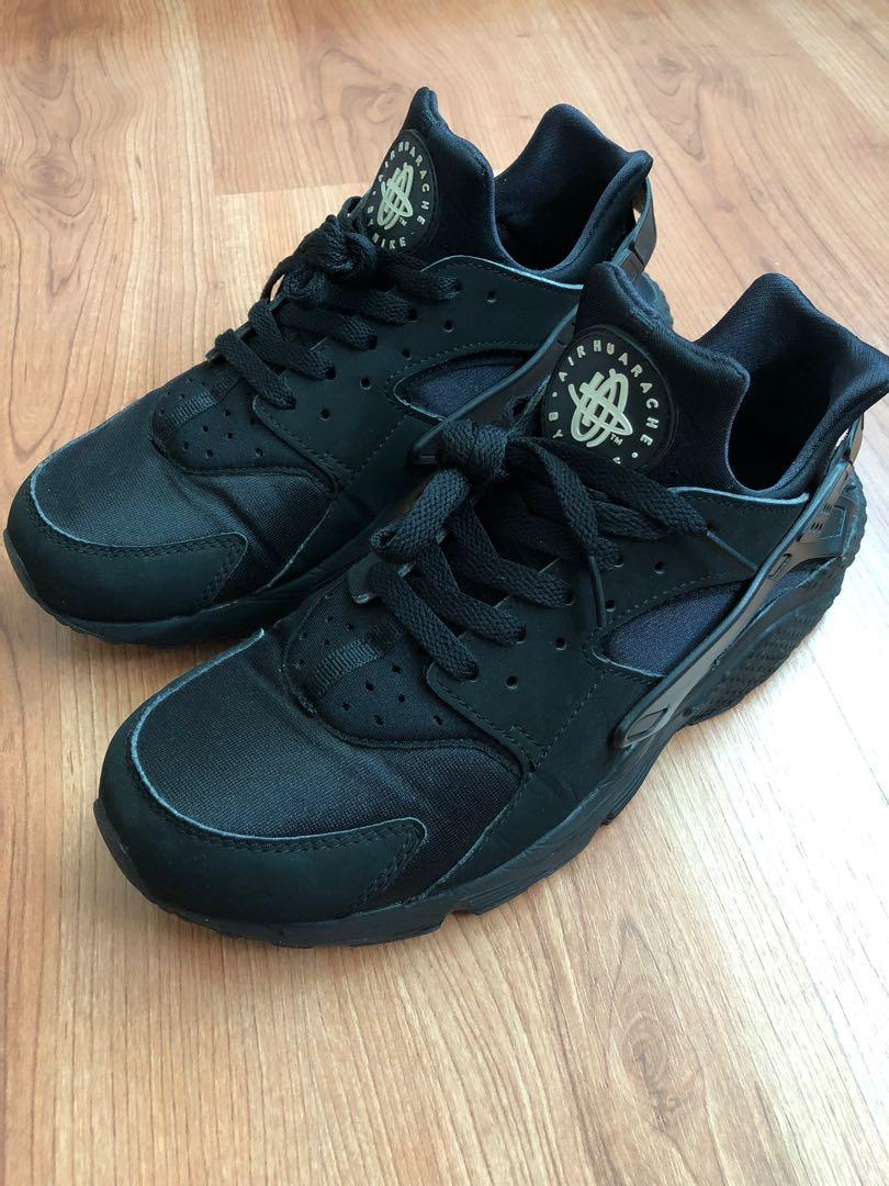 Used Nike Air Huarache Triple Black