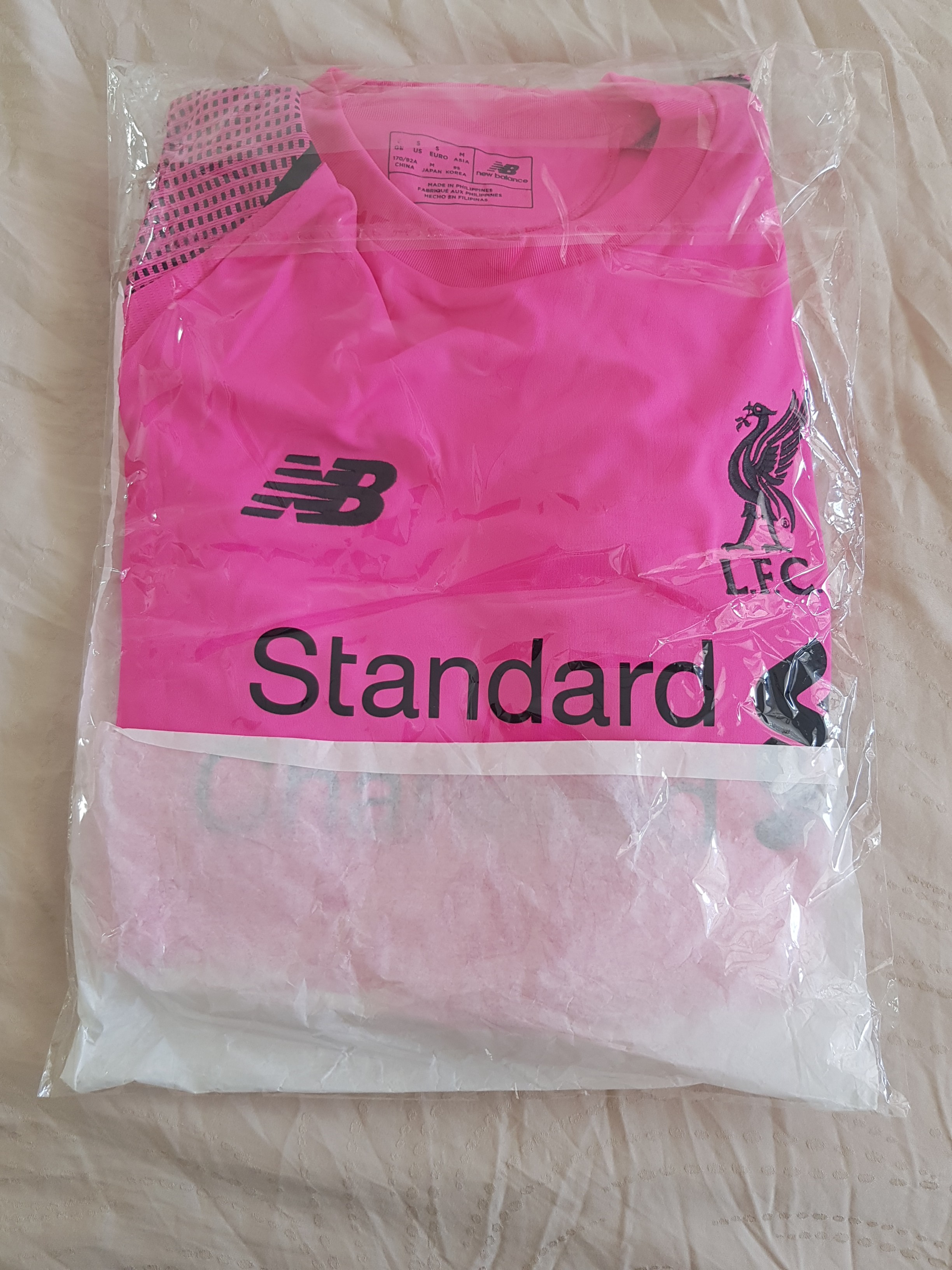 alisson becker pink jersey