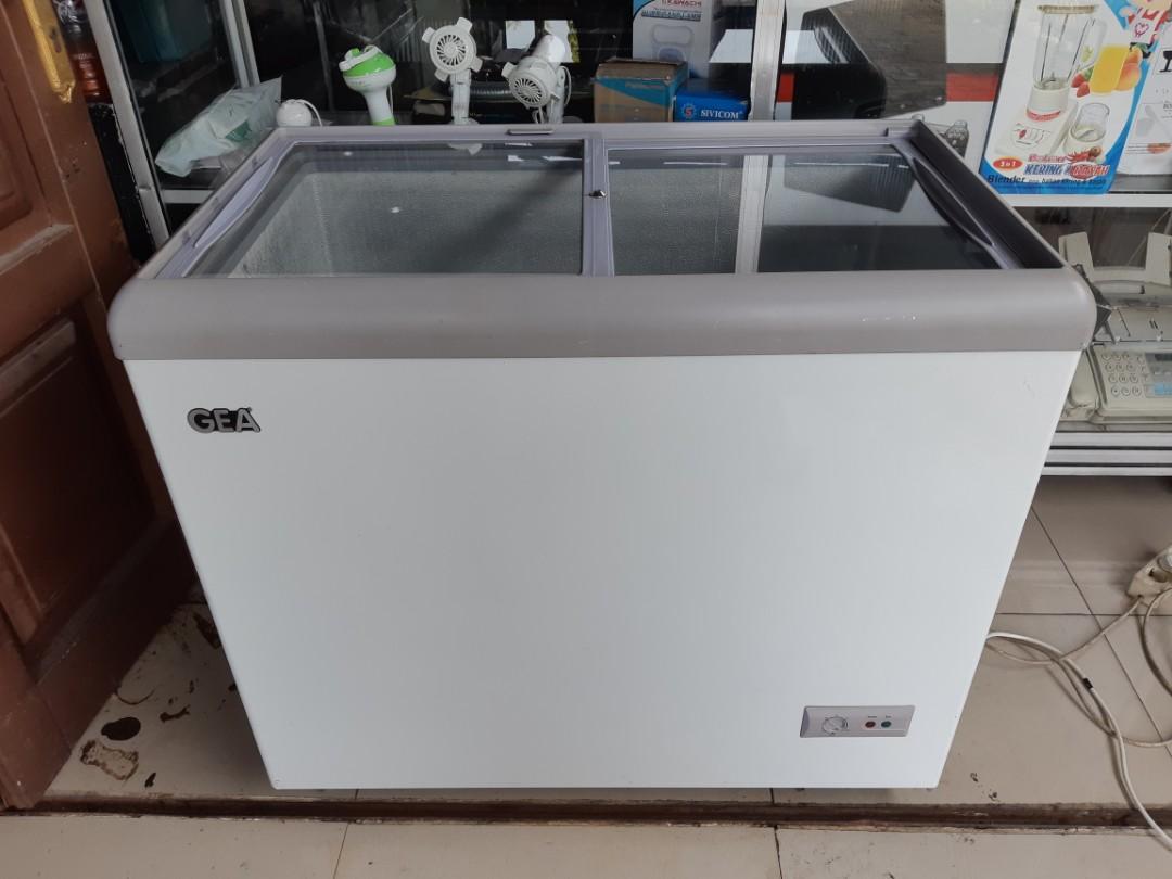 Freezer Box GEA 200 Liter Siap Pakai Kitchen Appliances Di Carousell