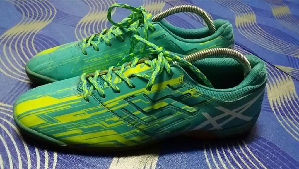 Asics futsal indoor sale
