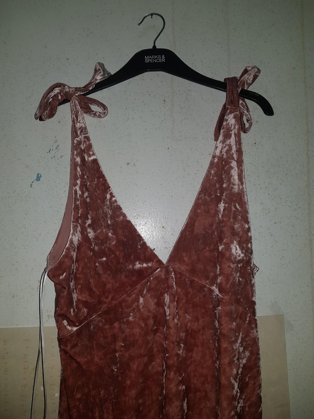 h&m pink velvet dress