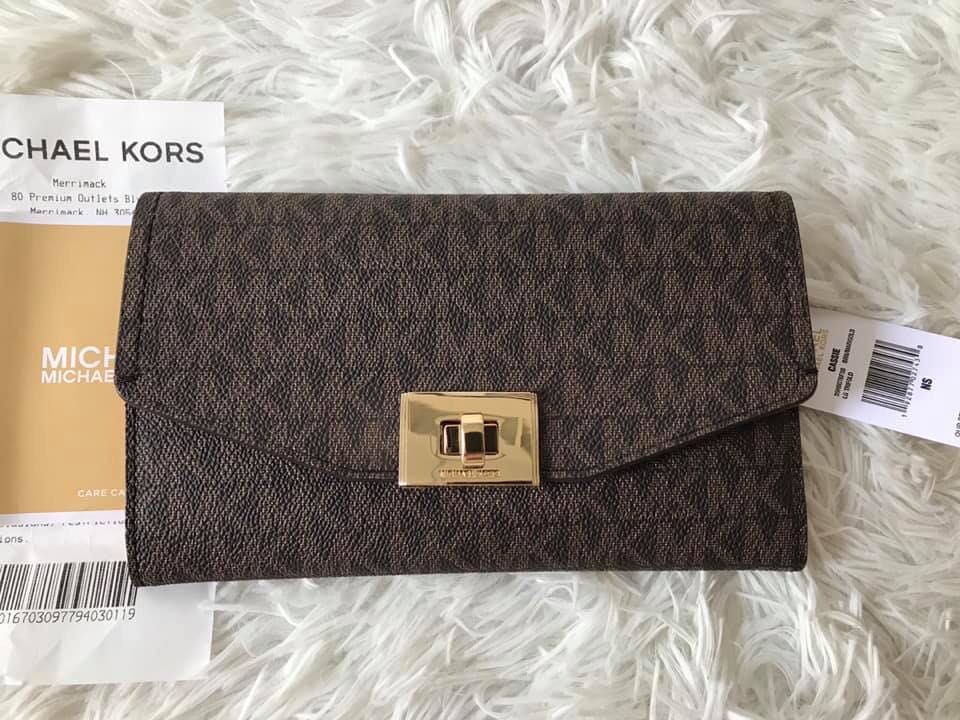 Michael Kors Cassie Wallet Luxury Bags Wallets on Carousell