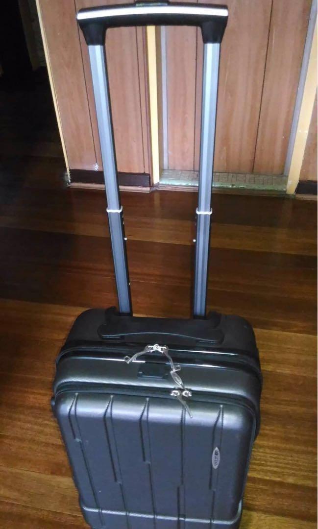 Urban Luggage multi-wheel Carry 