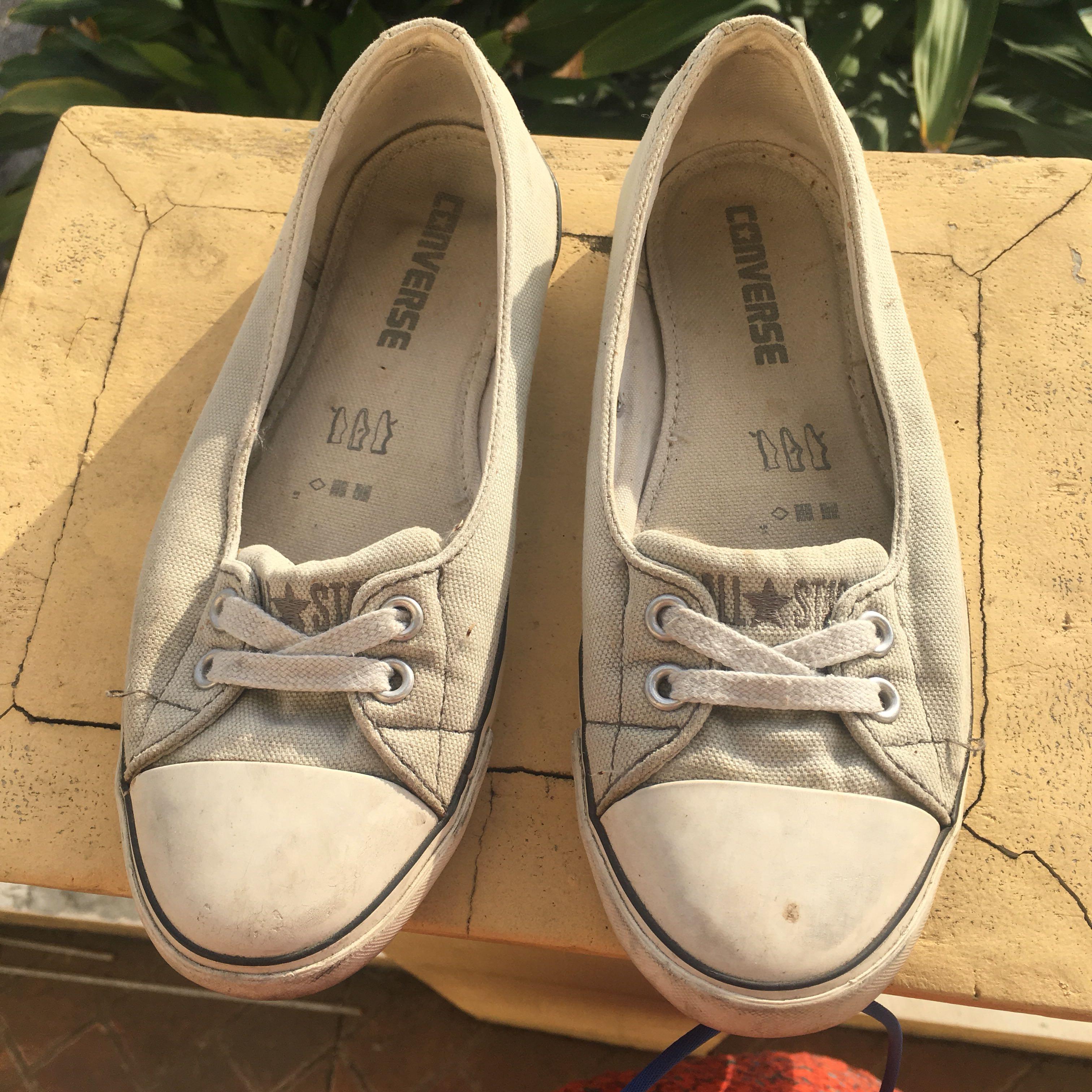 SALE! Original converse walking shoes 