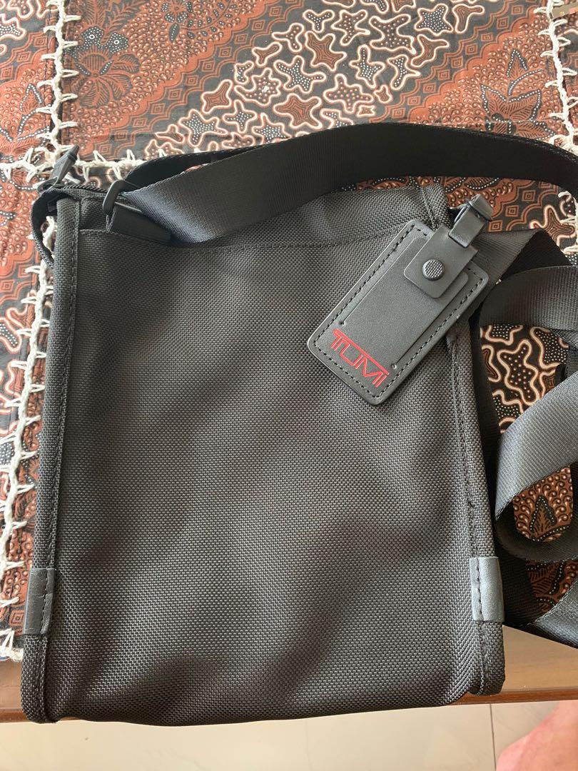 tumi alpha 2 pocket bag