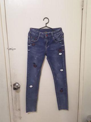 Hongkong Brand patched midrise skinny jeans  ( fits 24 to 26 )