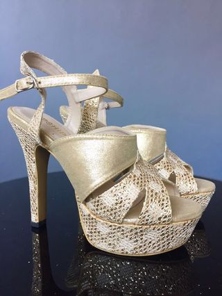 (Kategori: ) berada di . Dikirim oleh preloved.kalamea (ID iklan 180037111, Gambar 1). Deskripsi: .