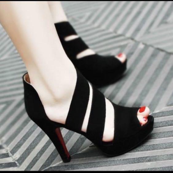 black wedges with black heel