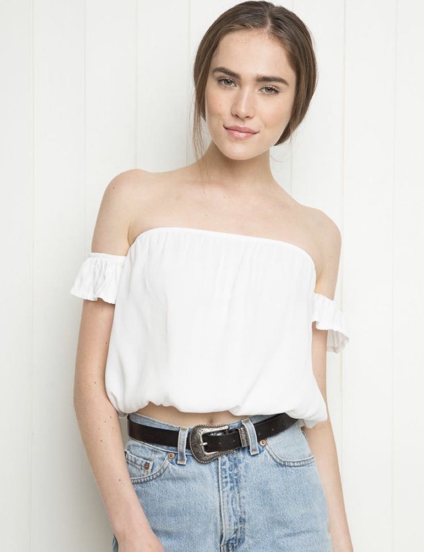 Brandy Melville Off-shoulder top (white), Women's Fashion, Tops, Other Tops  on Carousell