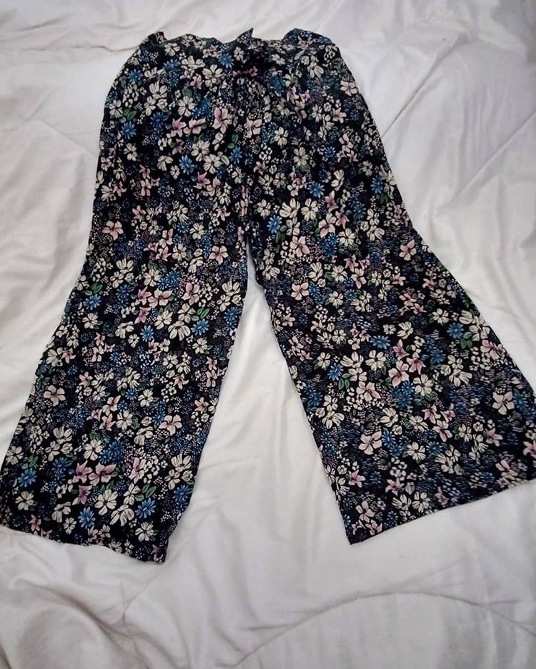 Celana Kulot Hitam Motif Bunga Kain Katun Bahan Jeans Fesyen Wanita Pakaian Wanita Bawahan Di Carousell