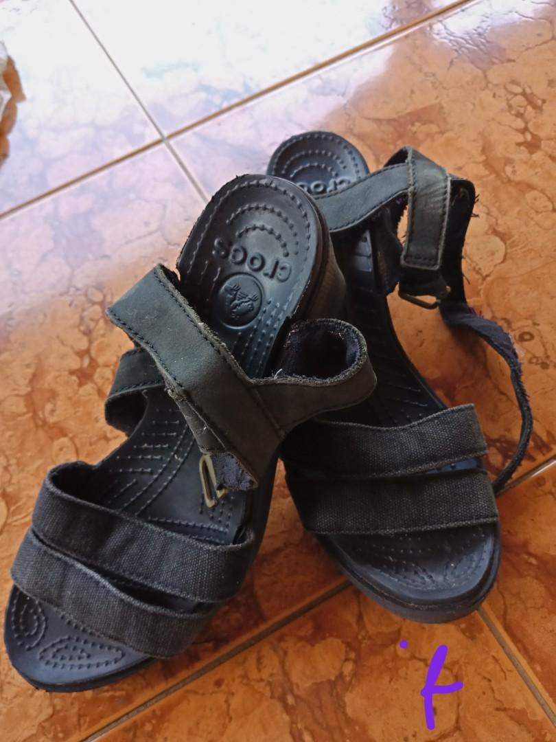 where can i buy croc shoes
